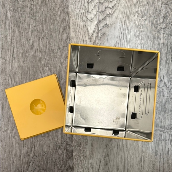 Limited Edition Silver Patrón Tequila Box - Picture 9 of 13